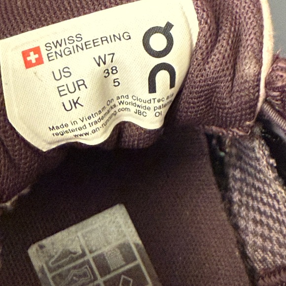 Swiss Engineering Tennis Shoes - Picture 8 of 8